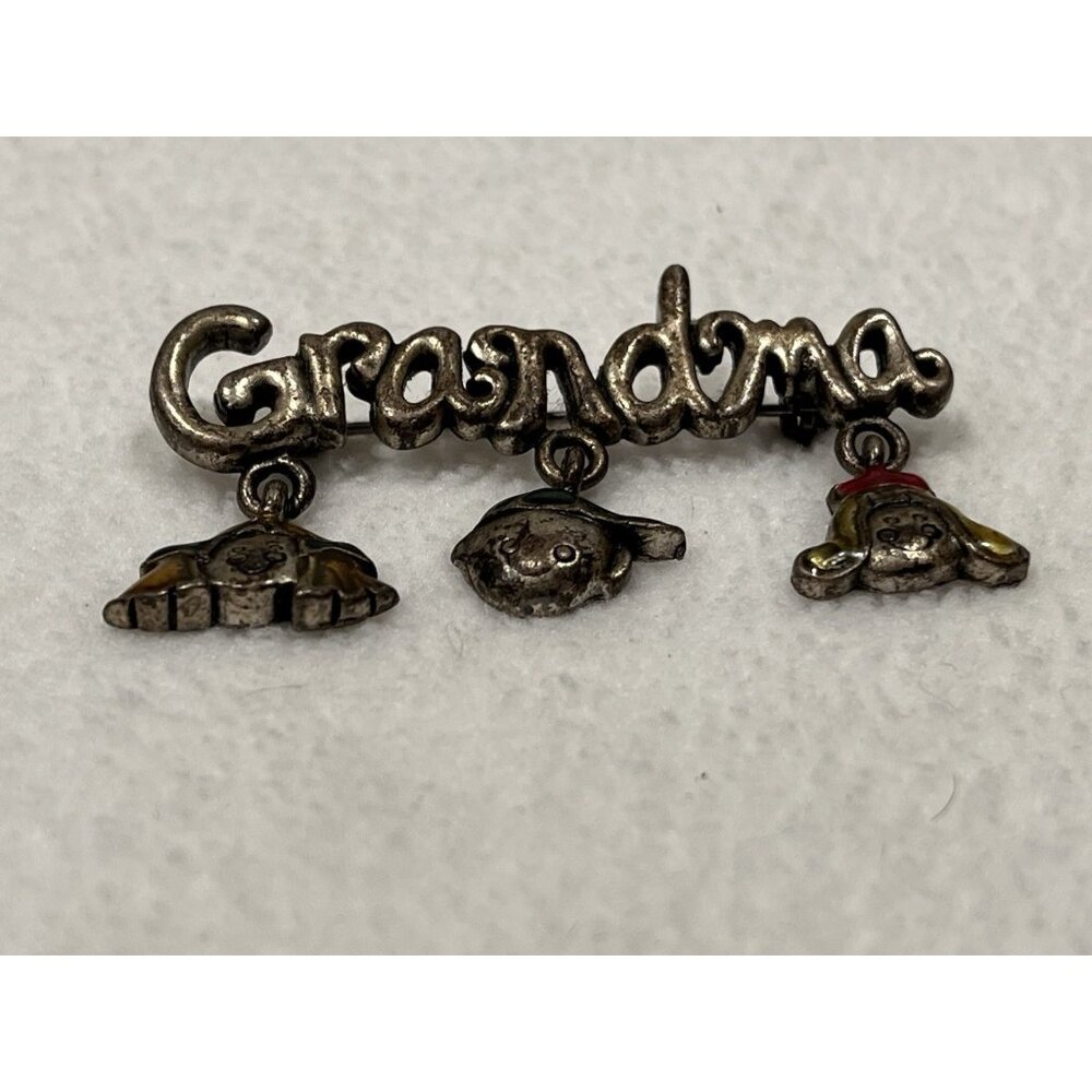 Vintage Grandma Brooch Pin Silver Tone with Dangling Grandkids Charms - Picture 2 of 9